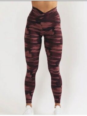 Alphalete surface power leggings burgundy camo